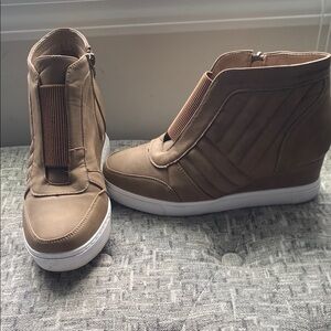 Stylish Tan High-Top Women's Sneakers